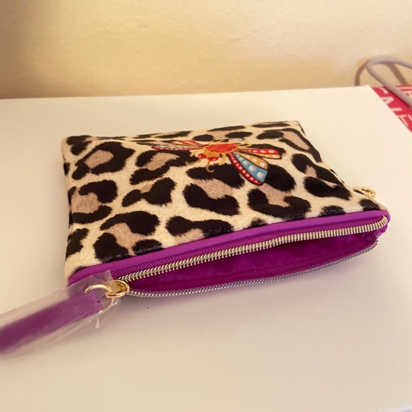 Estee Lauder Handbags - New Estée Lauder cosmetics bag
